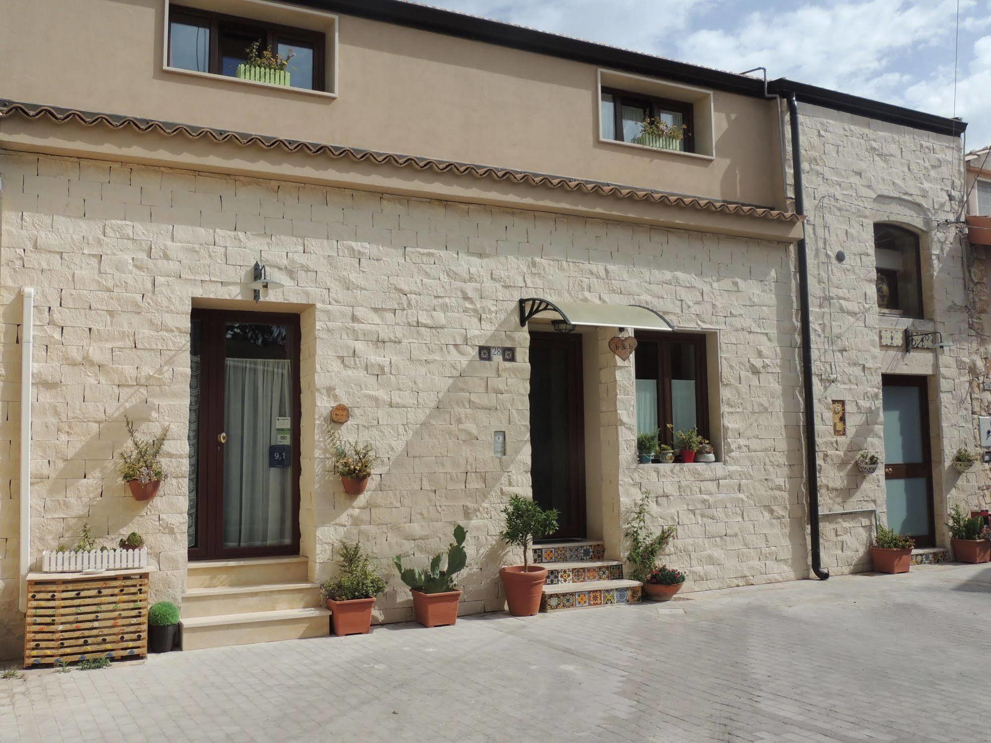 Monolocale L'Abbraccio Lägenhet Ragusa Exteriör bild